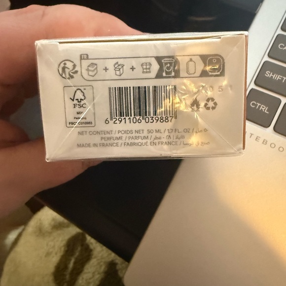 Kayali Vanilla 28 Eau de Parfum 50ml - Picture 3 of 3